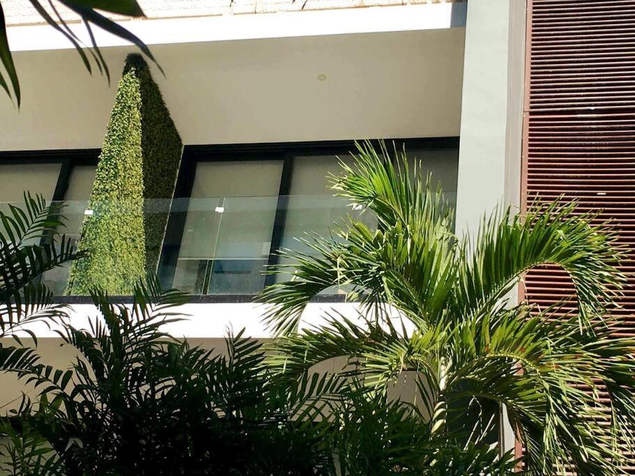 Your Exclusive In The - Amenities & Services For Free!! Apartamento Playa del Carmen
